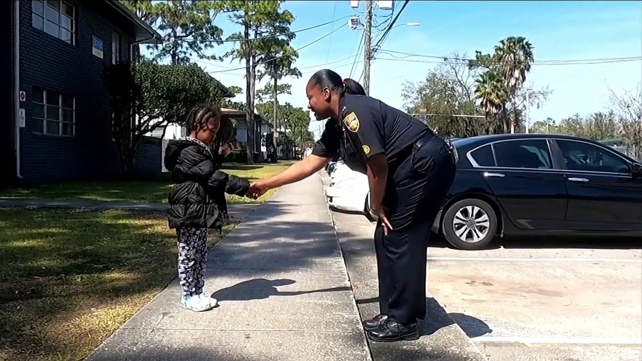 Building bonds: Jacksonville officer taking steps to improve police-community relations