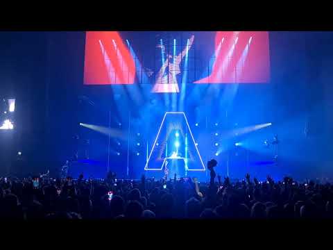 Feel Again - Armin Van Buuren - This is What It Feels Like feat. Davina Michelle (Ziggo Dome 4.6.22)
