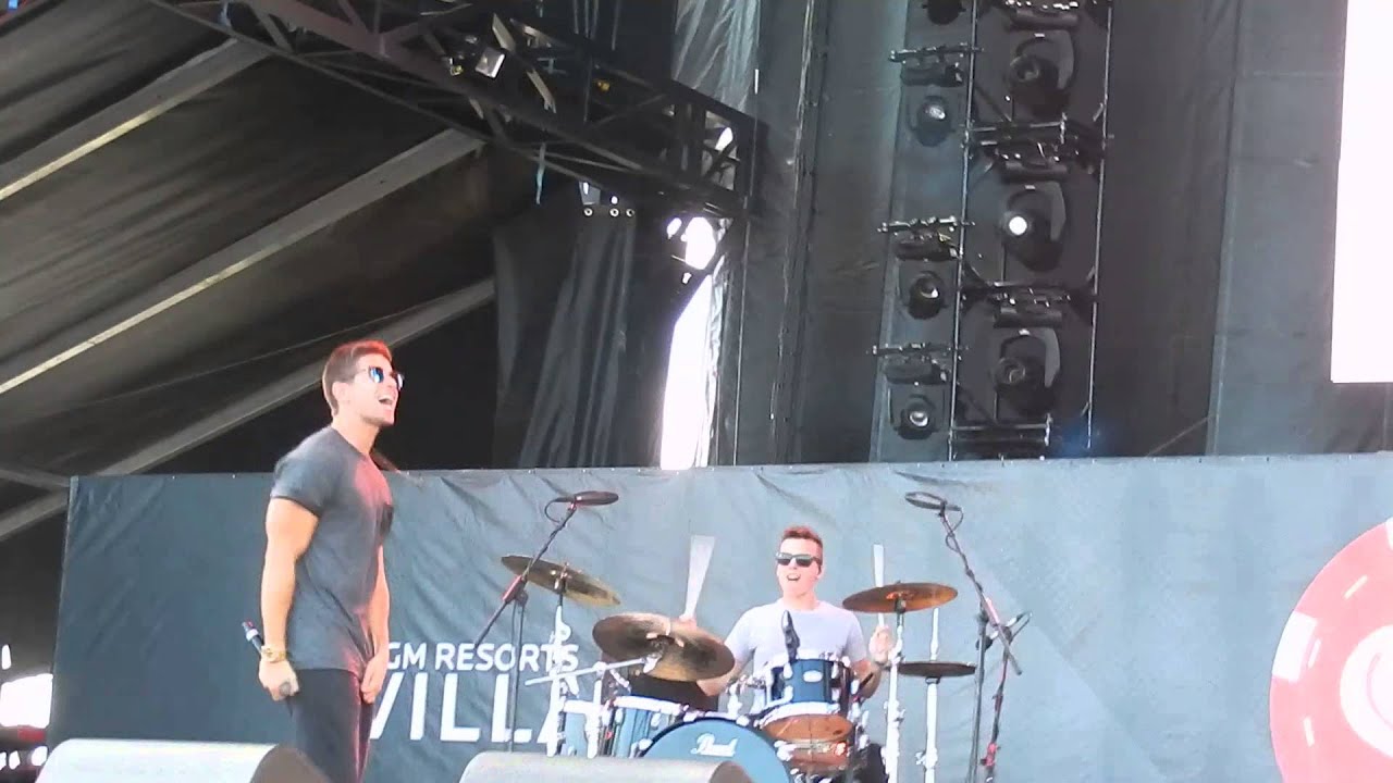 Jake Miller- Collide (iHeartRadio Las Vegas) 2014