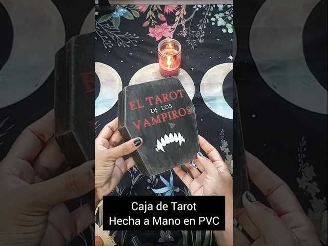 Vídeo relacionado con Caja de cartas de tarot, caja organizadora de baratijas para cartas de tarot, pequeña caja de tarot de metal con diseño impreso de luna y sol, caja de almacenamiento de tarjetas de tarot, caja de alma