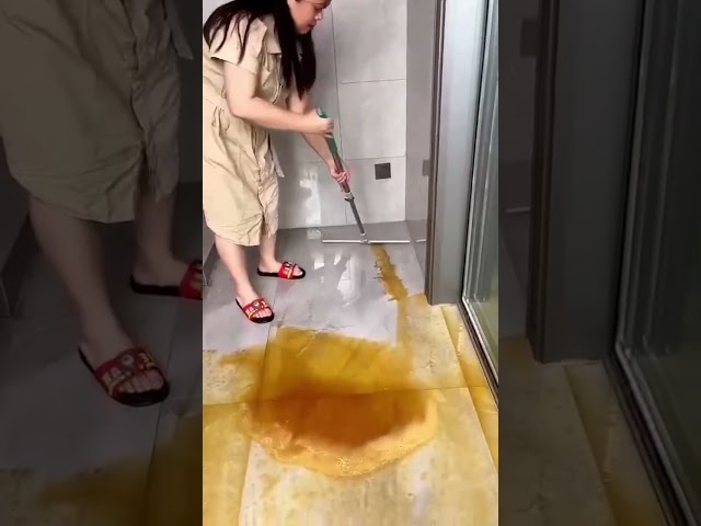 ممسحة مياه الارضيات بعرض 50سم قابلة للدوران 180 درجه أفضل مكشطة مياة بفضل طرفها السيليكوني وقدرتها على سحب المياه