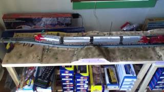 preview picture of video 'Athearn Santa Fe A-B-B-A 12/17/2012'