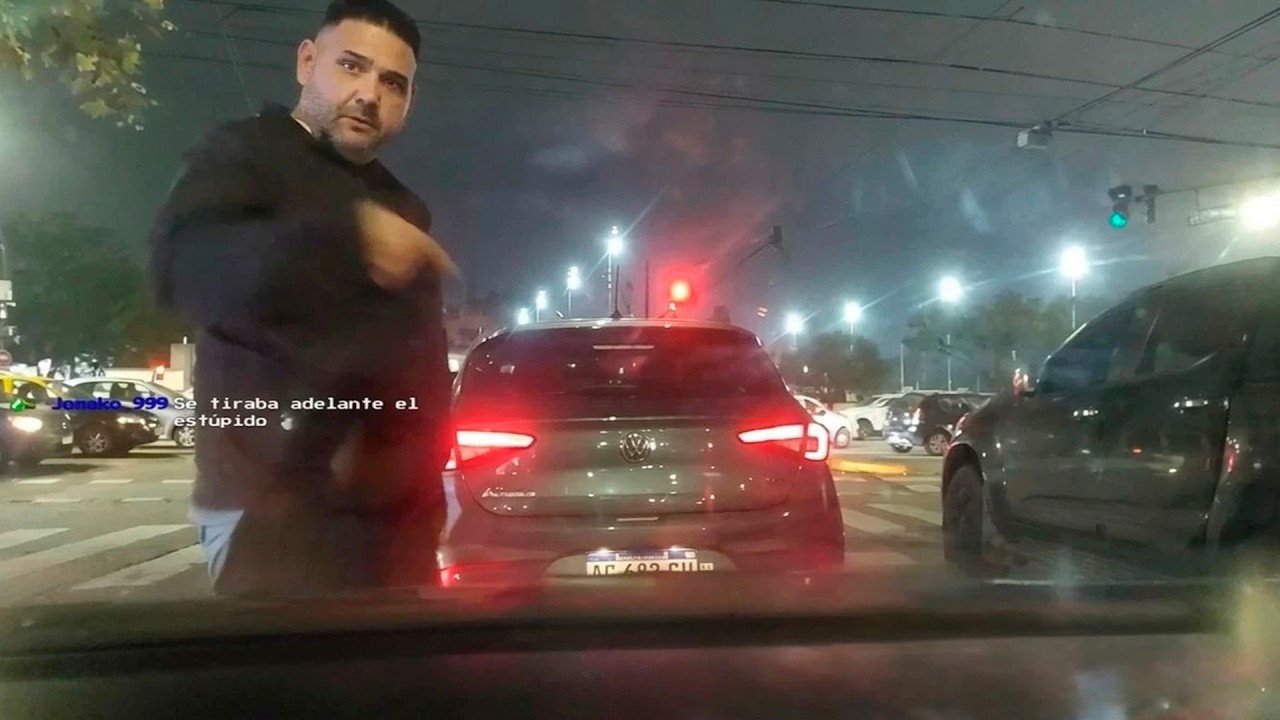 Carancho vial: la chocaron a propósito y pudo registrar todo con la cámara que tenía en su auto
