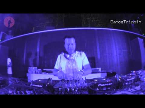 Sander Van Doorn - Intro (XX Booty Remix) [played by Sander Van Doorn]