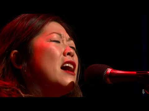 BettySoo - Worn Out American Dream (eTown webisode #1228)