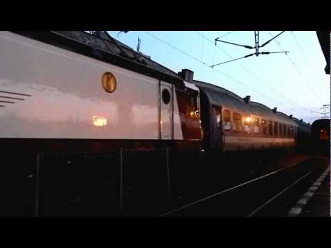 EA 106 la tractiunea trenului IR 1696 Timisoara Nord - Bucuresti Nord