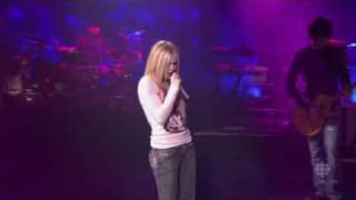 Avril Lavigne - Losing Grip (Live)