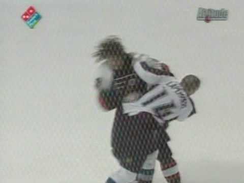 Ian Laperriere vs Scott Hartnell