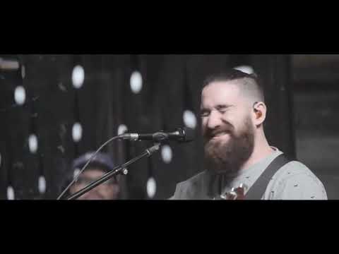 Toma tu lugar / Lucas Conslie y Marcos Brunet