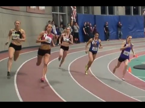 Women 800m invitation 2014 McGill team challenge