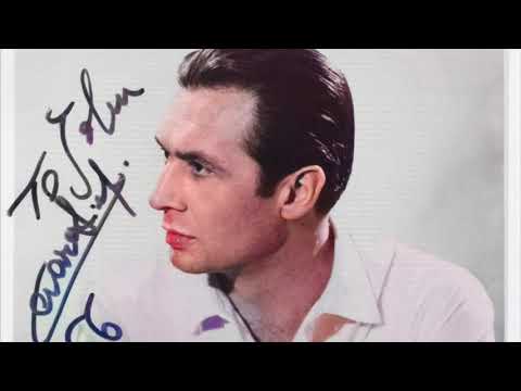 Cesare Siepi sings a F4 then two octaves down with a resonant low F. THIS IS OPERA!