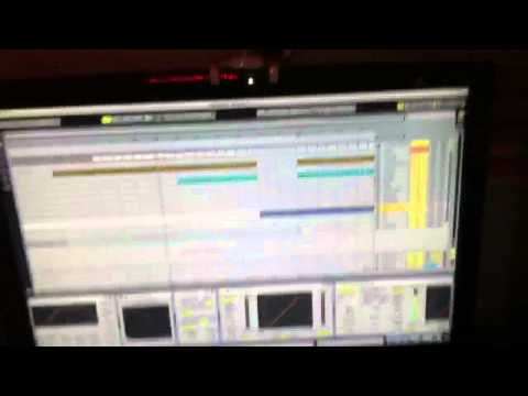 Progressive house in ableton with DJ mofasa