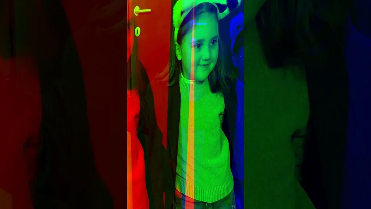 Left or Right? Il BALLETTO di CAMILLA ha SORPRESO TUTTI i miei AMICI #Shorts