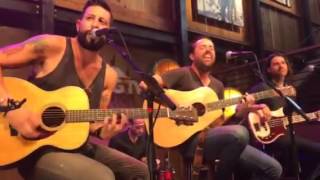 Old Dominion - HGTV Lodge Show 6.12.16//Wrong Turns