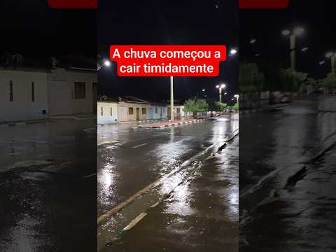 A chuva começou a cair timidamente na cidade de Lapão Bahia 04/12/2025