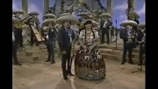 Classic Sesame Street - Linda Ronstadt sings Y Andale