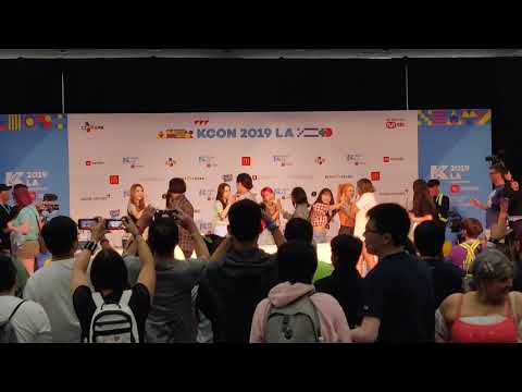 2019.08.16 KCON LA - Momoland (모모랜드) - Hi-Touch Event - Fancam (직캠)