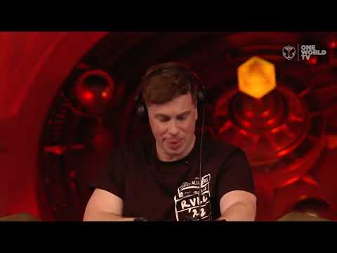 Hardwell, Timmy Trumpet & Maddix - Revolution