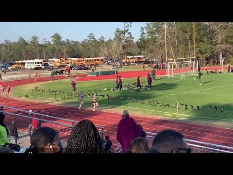 Girls 1600m Dan Green Invitational (Heidi Neilson 4:53)