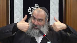 האם מותר לאיים על הנתבע בפנייה לערכאות ▪️ הרב נחמנסון ▪️ (שטיינבאך שול כפר חב"ד) (הרב יהודה לייב נחמנסון) - התמונה מוצגת ישירות מתוך אתר האינטרנט יוטיוב. זכויות היוצרים בתמונה שייכות ליוצרה. קישור קרדיט למקור התוכן נמצא בתוך דף הסרטון