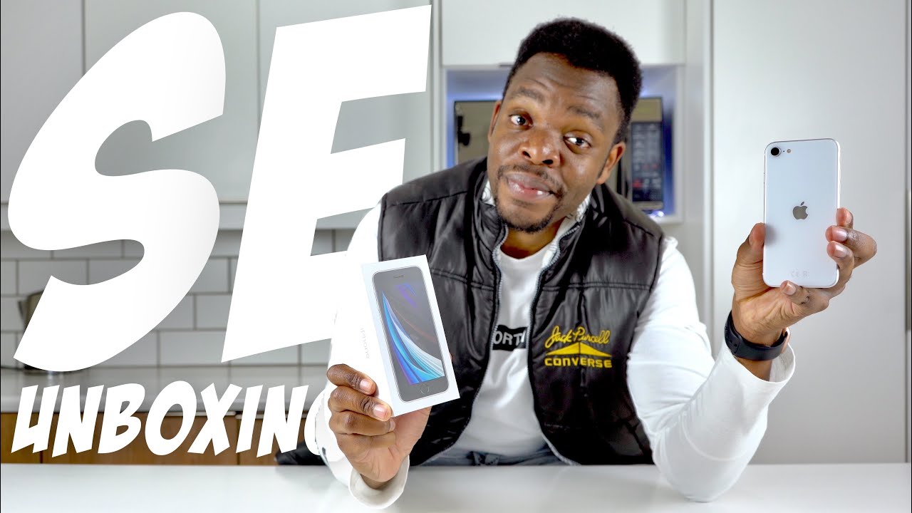 iPhone SE 2020 Unboxing & First Impressions