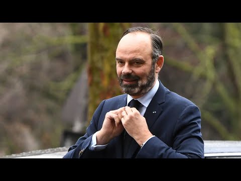 Coronavirus : la France amplifie la mobilisation pour contrer l'épidémie