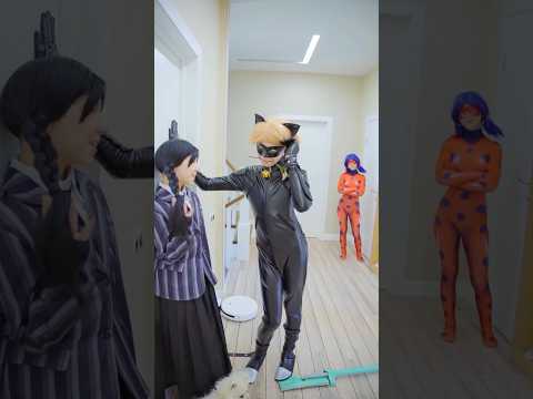 Wandinha Addams na casa do Cat Noir! 😁 #wandinha #wednesday