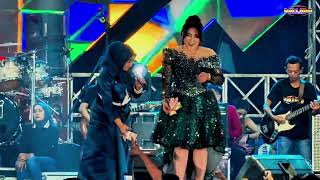 Download lagu MAAFKANLAH DIA - LILIN HERLINA FEAT WIWIK SAGITA - NEW PALLAPA LIVE TREMBULREJO mp3