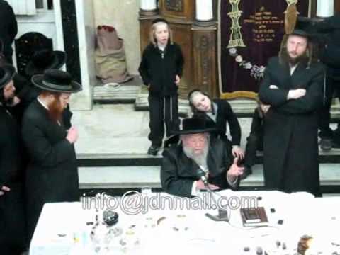 Pinsk Karlin Rebbe commemorating Lelover Rebbe's Yahrtzeit - Teves 5771