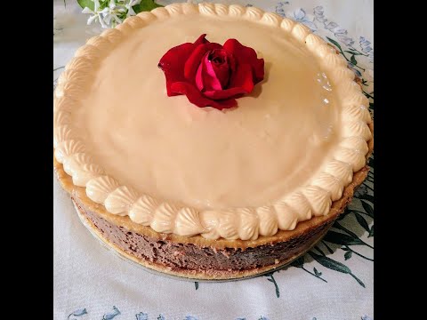 Cheesecake al cioccolato fondente con caramello salato