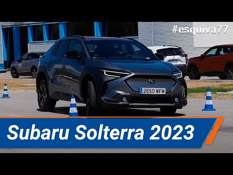 Subaru Solterra – Maniobra de esquiva (moose test) y eslalon | km77.com