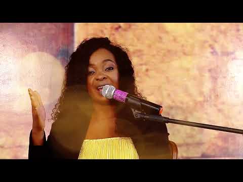 A tua presença me completa// Janifer Cutane