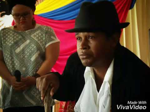 "Olha o tempo minha mãe, olha o tempo ..." Apresentação do Preto Velho.