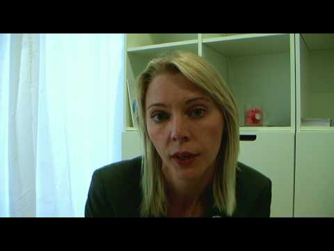 Åsa Westlund talar om kemikalier i nappflaskor