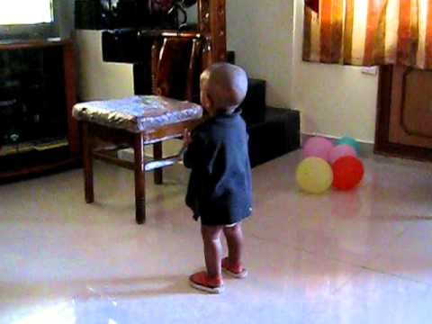 Akshaj dancing to Khilimajaro song