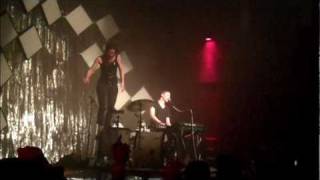 Matt &amp; Kim perform &quot;Lessons Learned&quot; and &quot;Turn This Boat Around&quot; in Vancouver