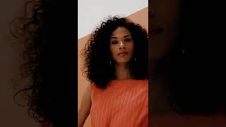 Vídeo Conjunto Pantalona Risca de Giz Flor de Lis