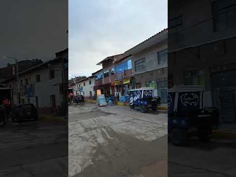 ¡Plaza de Pomacanchi! ✨ Energía del Apu y la Pachamama en el corazón andino de Cusco. 🇵🇪🏔️ #Acomayo