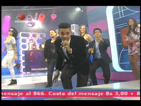 Keyen y Samy cantan"Sientelo" en Vitrina (Televen)