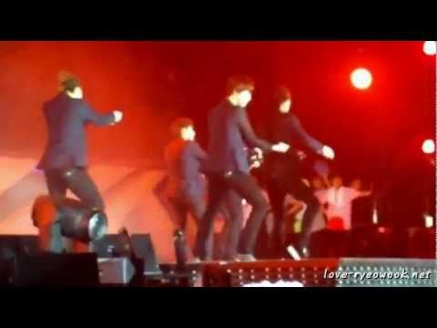 [fancam] 121125 SMTown Live in Bangkok - Bonamana (Ryeowook focus)