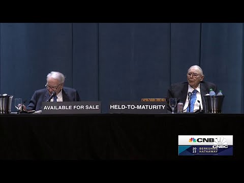 Warren Buffet Challenged by Gen-Zer on Energy Transition - Vimarsana News