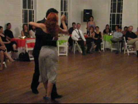  Jennifer Bratt  and  Ney Melo  are  dancing  to  the  milonga  "  La Cicatriz  "