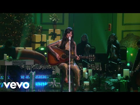 Kacey Musgraves - Christmas Makes Me Cry (The Kacey Musgraves Christmas Show / Live on Ellen)