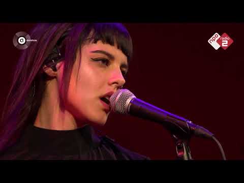 LAKSHMI - 'Wicked Game' live bij Muziekcafé