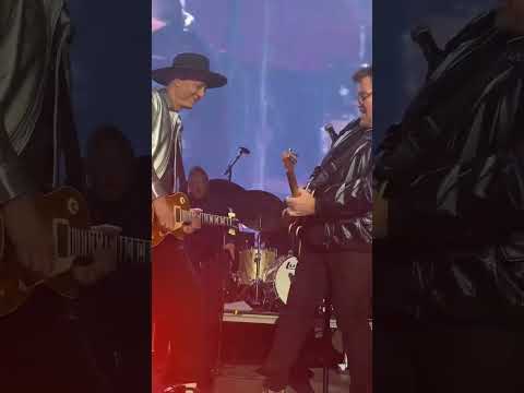 Newsong ~ WinterJam 2023 #eimdaily #teamohana #winterjam #guitarduet