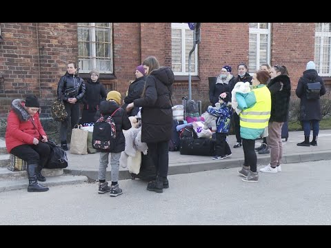Uchodźcy z Ukrainy na stacji w Suwałkach i ich Anioły z Dworca PKP