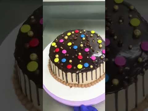 Birthday cake❤️🎂#cake #cakedecorating #food #chef #chocolate #pastrychef #pastry_cake #pastry