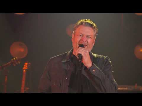 Blake Shelton - Minimum Wage (Live in Los Angeles)