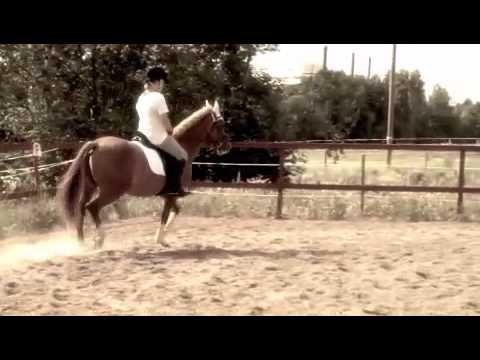 Agda och Linnea Dressyr 20 Juni 2012