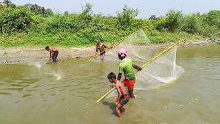 preview picture of video 'Believe me or not fisherman Catching live fish in small river.'